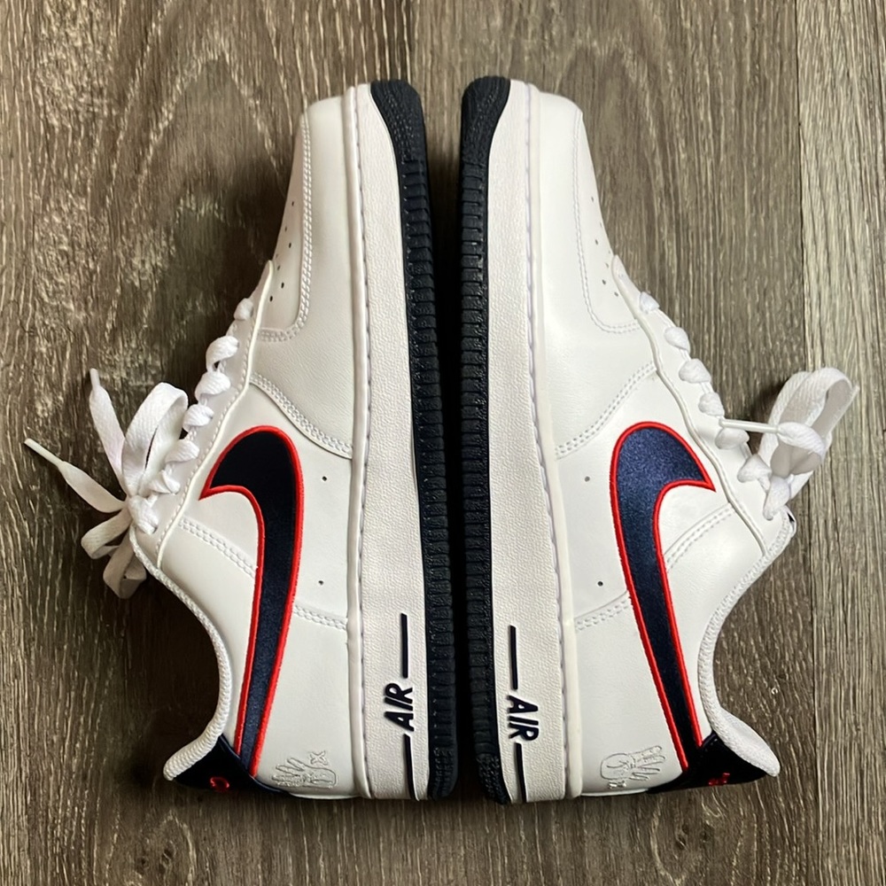 Nike - Picture 7 of 17